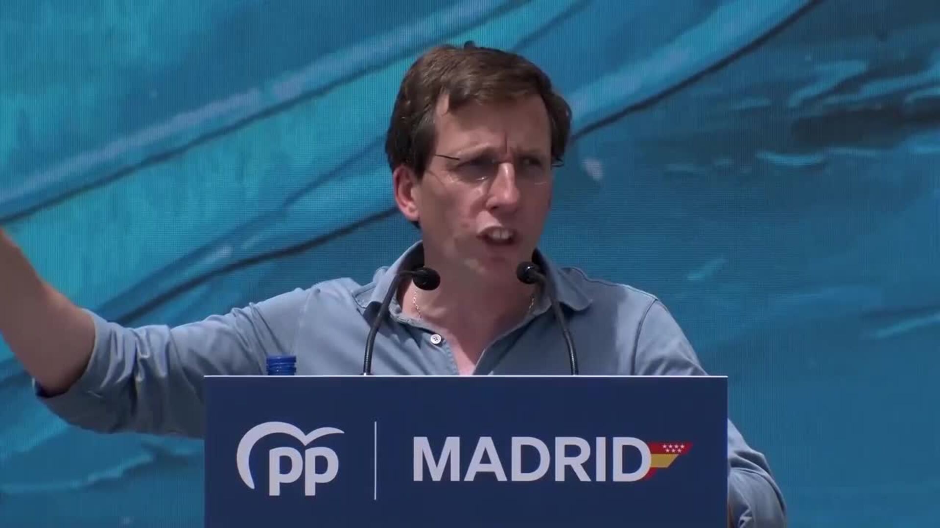 Almeida carga contra un Gobierno que "miente como bellaco"