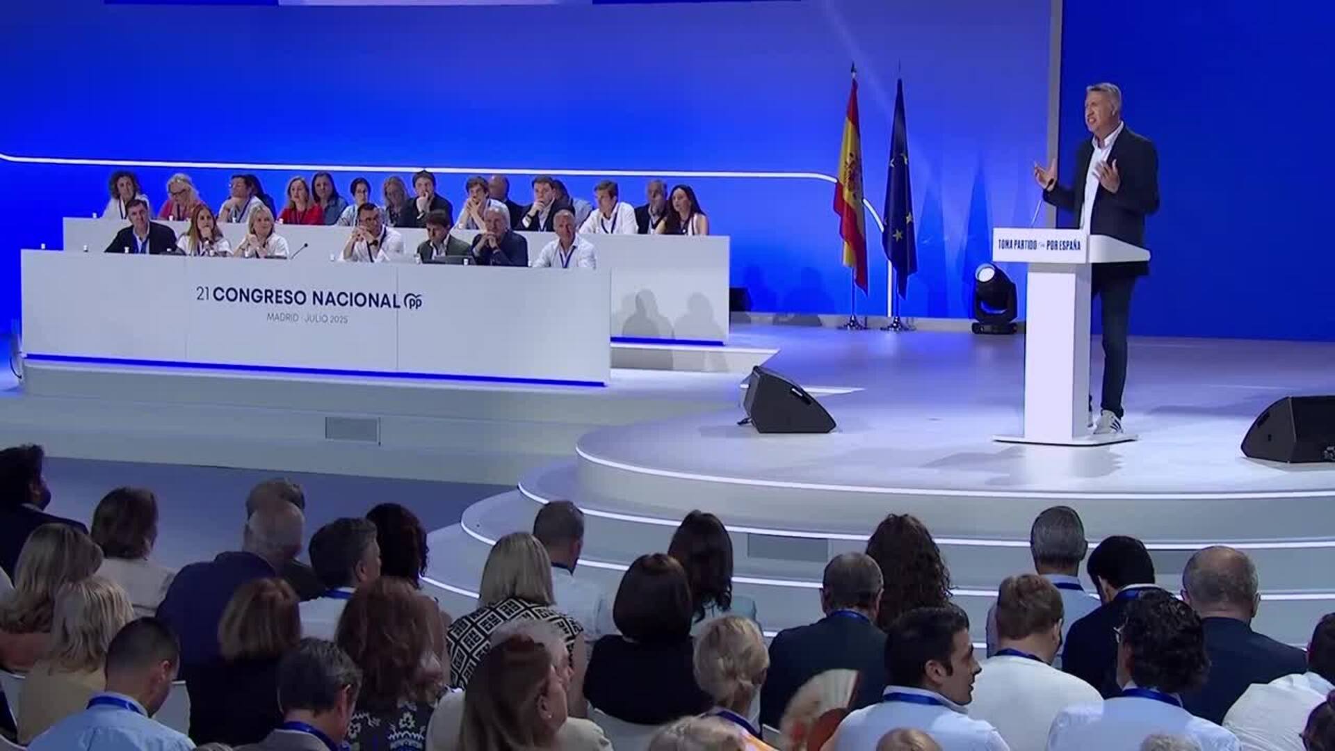 Albiol: "Nuestro proyecto no se construye desde los extremos sino desde la centralidad social"