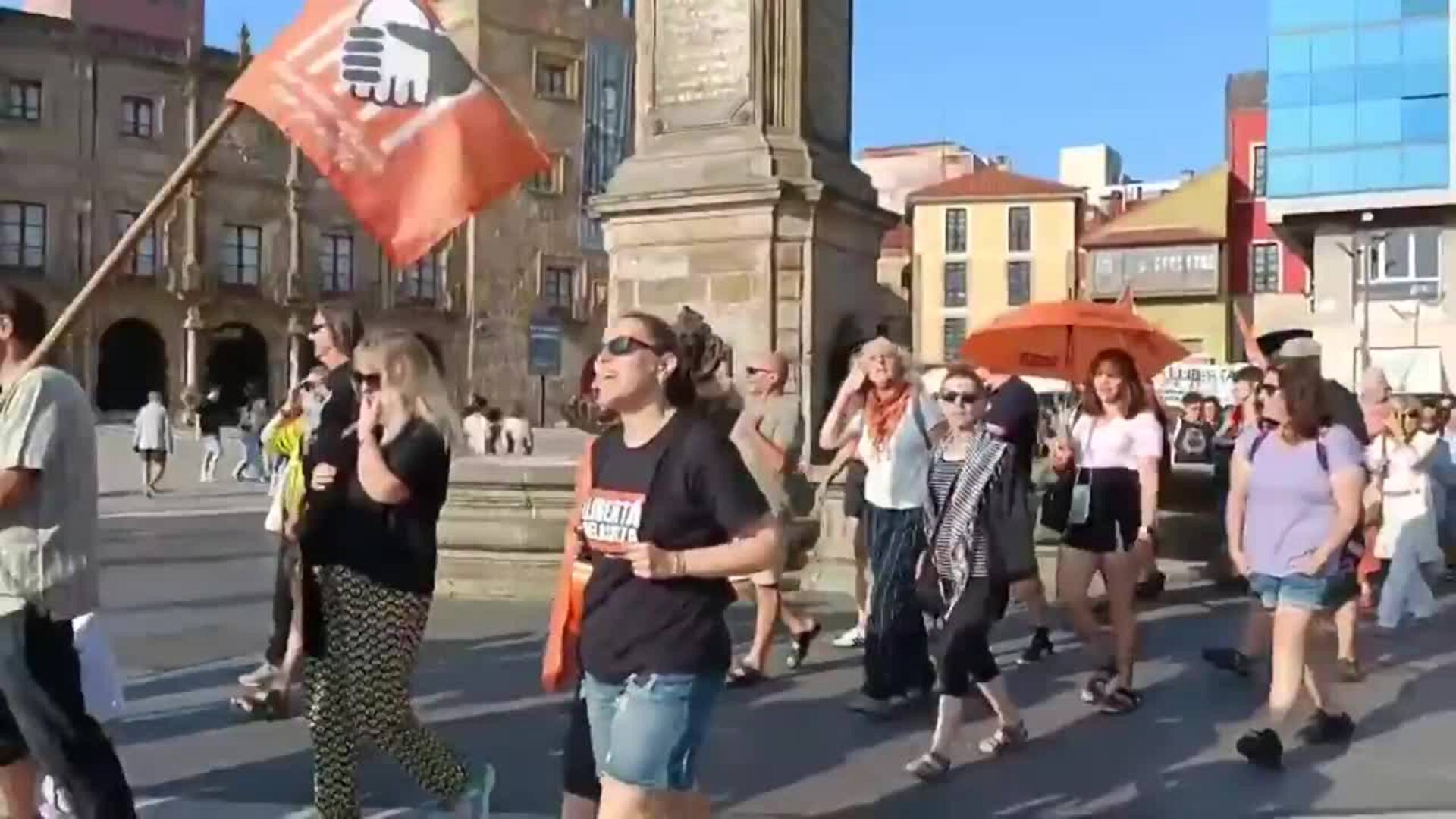 Centenares de personas exigen desde Gijón la excarcelación de 'las seis de La Suiza'