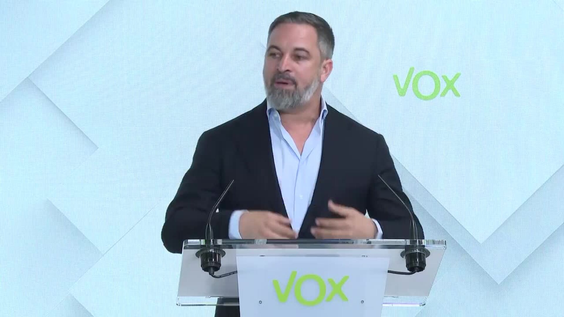 Abascal culpa a "Pedro Saunas" del llamamiento a la inmigración
