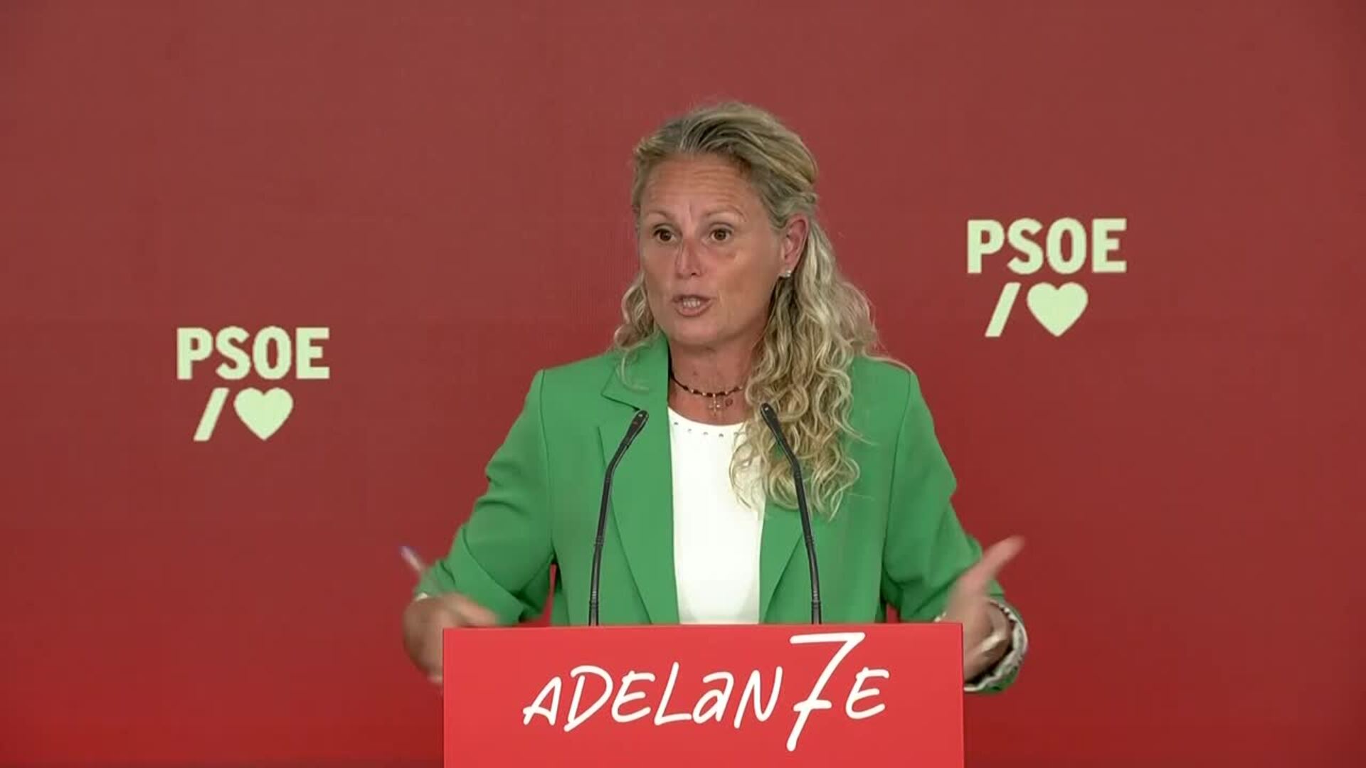 PSOE pide aclaraciones a Ayuso por usar el "chalet austero" e ironiza