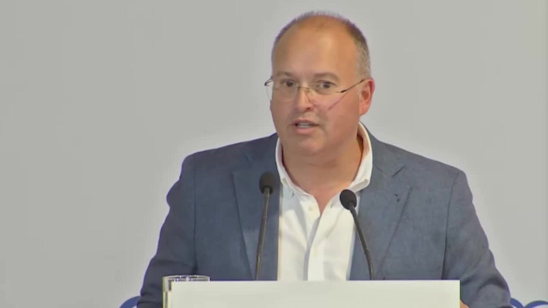 PSOE y PP se enfrentan en un cruce de reproches antes del parón del curso político