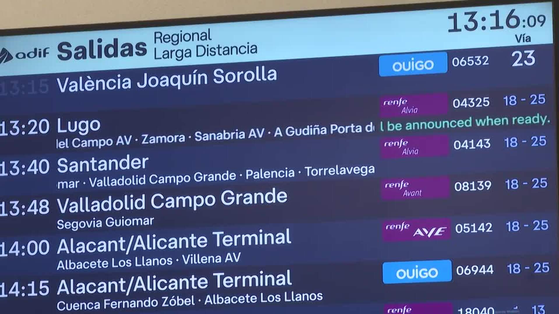 La circulación del AVE Galicia-Madrid vuelve a interrumpirse tras la reactivación del incendio