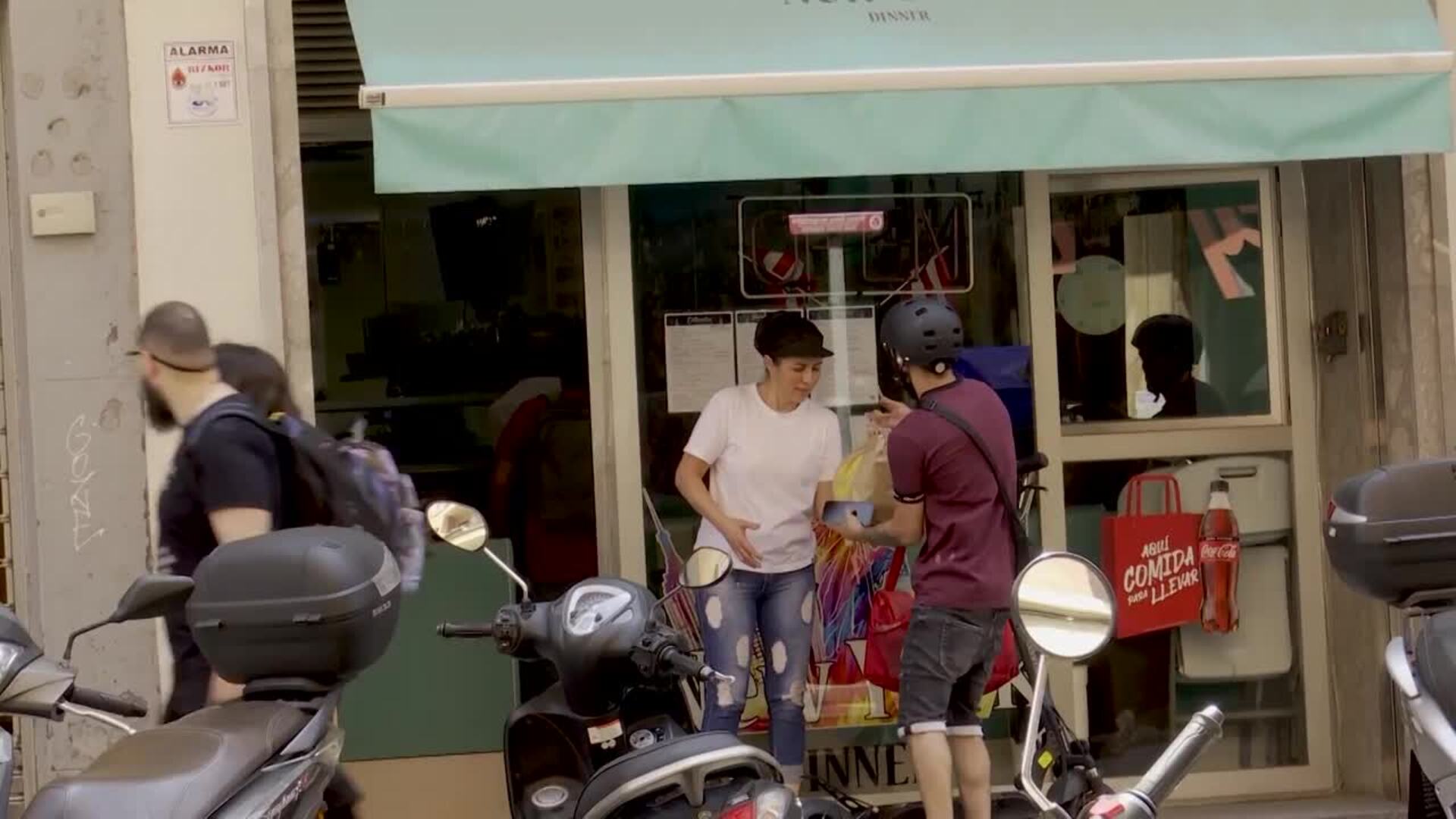 Los precios del sector servicios suben un 2,8% y suman 14 trimestres de alzas