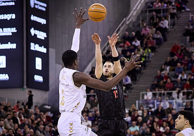 El Covirán Granada pierde a su mejor jugador, Matt Thomas, a una semana de visitar el Carpena