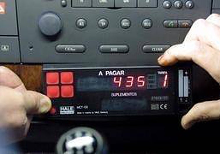 Un tribunal multa con 900 euros a un taxista por apropiarse de 35 euros de un bizum que un cliente le envió por error