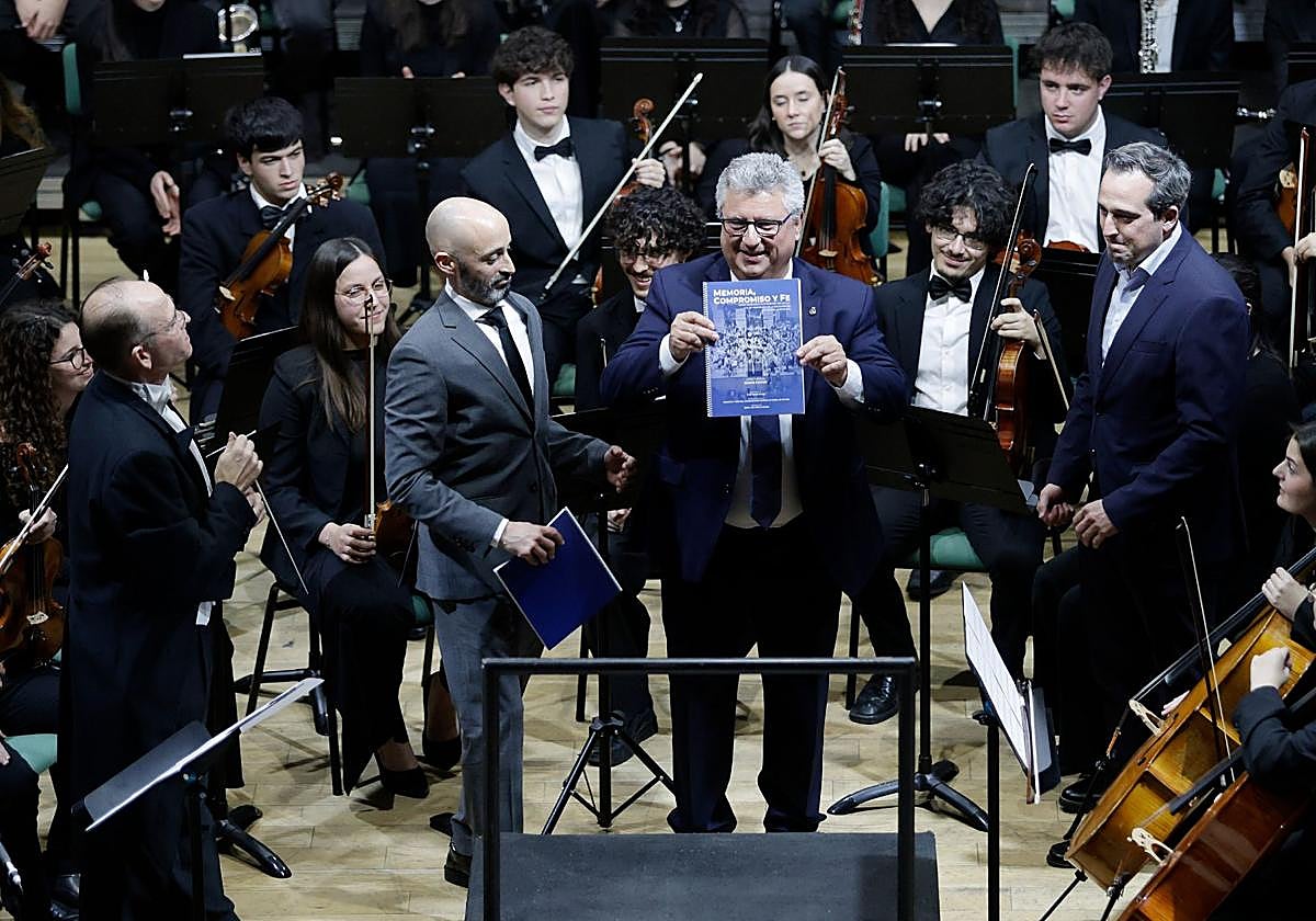 El compositor Sergio Pastor regala a la afición malaguista otro himno: 'Memoria, Compromiso y Fe'