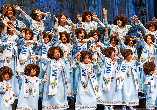 Murga infantil 'Nos falta 1 pal coro' en la quinta preliminar del COAC 2026.