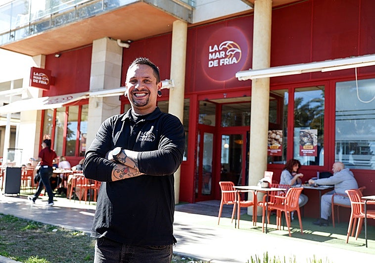 Espetos a dos euros y cañas a uno: La Mar de Fría crece por toda Málaga gracias a sus precios