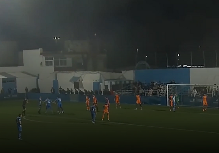 El 'corro de la patata' del Águilas para marcar al Malagueño