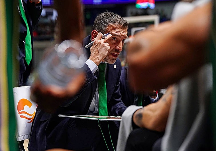 El Unicaja trabaja ya en una ampliación del contrato de Ibon Navarro