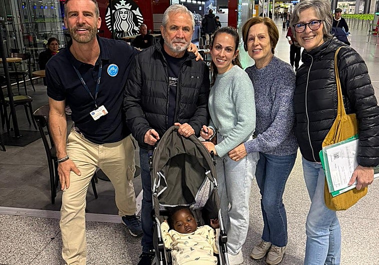 Ethan, el bebé africano de 20 meses al que el Materno Infantil ha salvado la vida tras operarlo de corazón