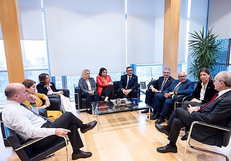 Diputación y municipios turísticos exigen al Gobierno tras las pérdidas millonarias por el corte de la alta velocidad