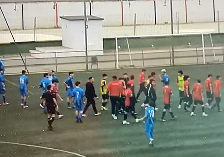 Nuevo incidente en el fútbol base malagueño: amenazas a jugadores, invasión de campo y suspensión del Churriana-Campanillas