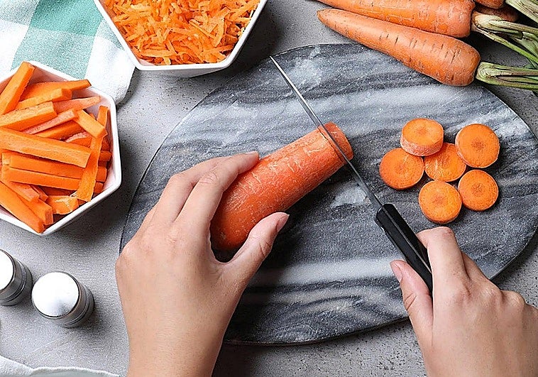 El cocinado importa: la forma de preparar tomate y zanahoria influye en sus beneficios para la salud