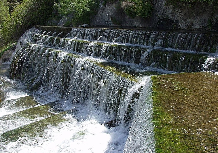 Fuente de los Cien Caños: de obra criticada a uno de los monumentos naturales más visitados de Málaga