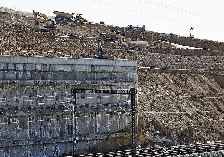 ¿Se pueden usar trenes de ancho variable para salvar el escollo de la alta velocidad en Álora?