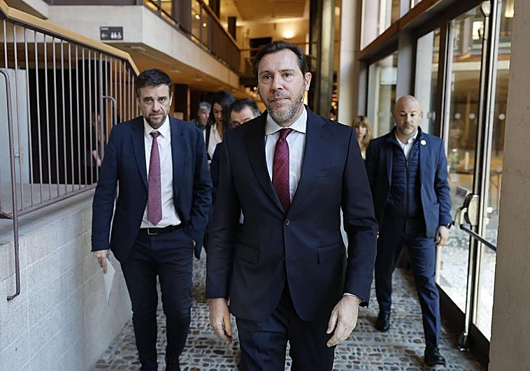 El ministro Óscar Puente cree decepcionante que el Ayuntamiento pida su dimisión: «Tenía a De la Torre por una persona seria»