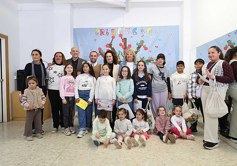 La Asociación Vecinos Arcos Blancos de San Pedro entrega los premios del concurso de cuentos