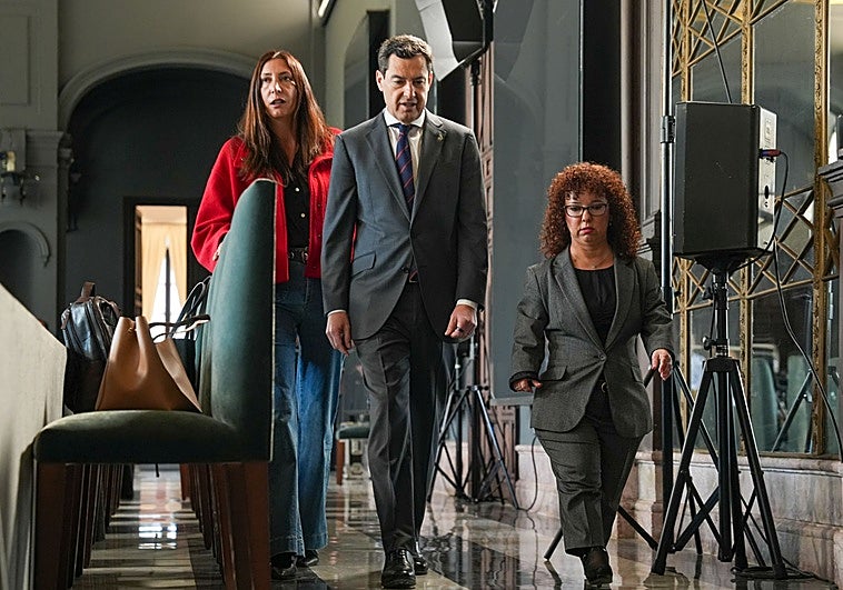 Juanma Moreno pacta diálogo con el colectivo de la discapacidad ante las críticas por la dependencia