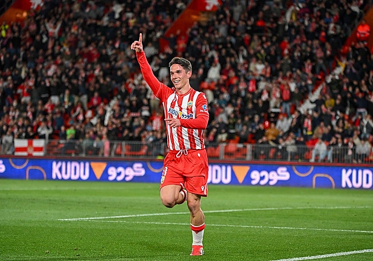 Arribas, el Pichichi de Segunda División que no es un 'nueve'