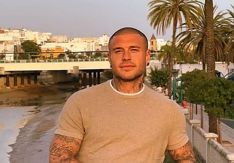 El actor Adrián Rodríguez protagoniza un altercado con la policía en Málaga tras pasar 48 horas desaparecido