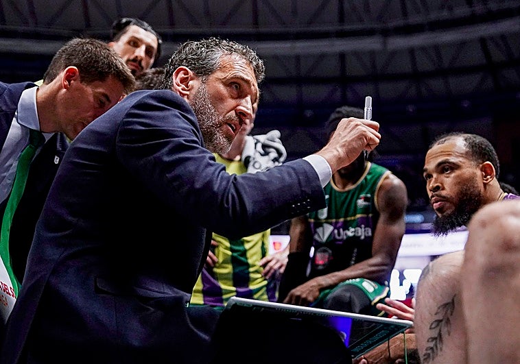 El Unicaja avanza en la ampliación de contrato de Ibon Navarro por dos temporadas