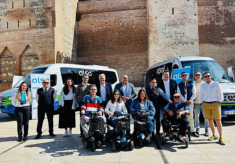 Vélez-Málaga apuesta por los microbuses eléctricos para mejorar la movilidad urbana