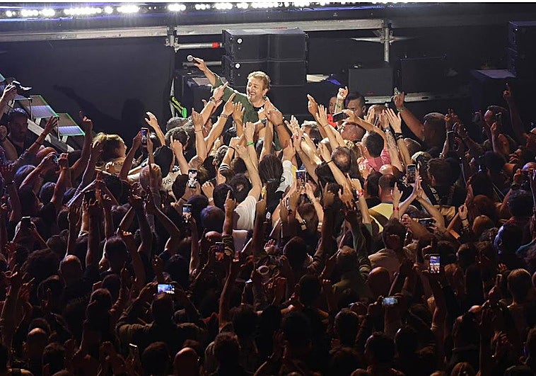 El Último de la Fila vuelve tras 30 años con nueva piel y las canciones de siempre