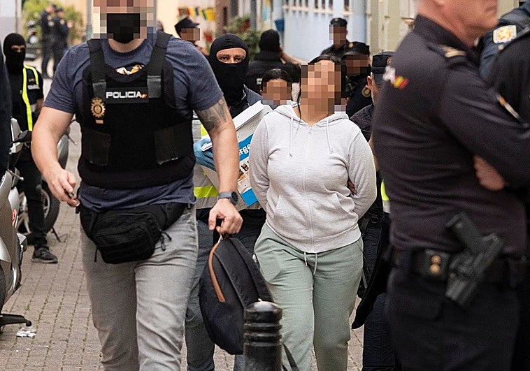 Envían a la cárcel solo a tres de los detenidos en la macrorredada de La Trinidad