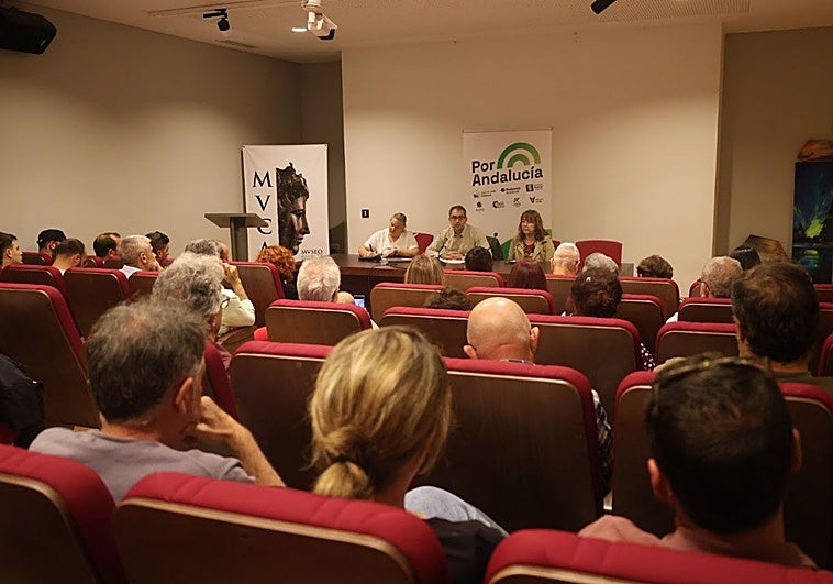 Por Andalucía propone un «banco público de tierra» para evitar el acaparamiento de los fondos de inversión