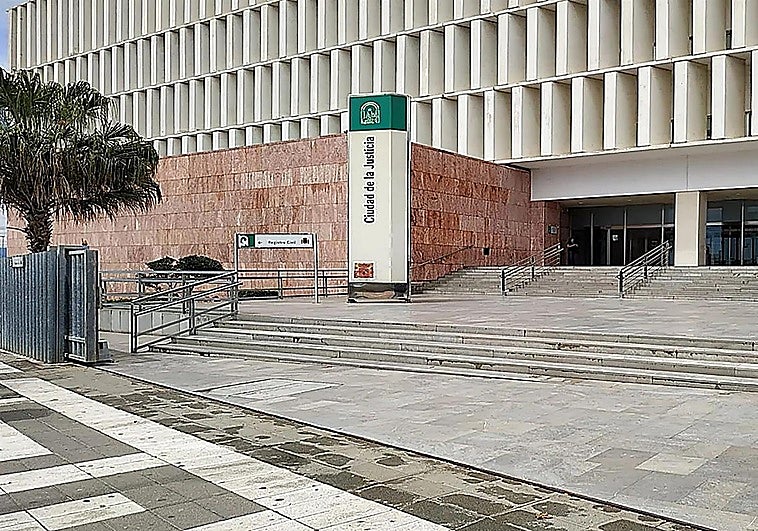 Condenado en Málaga a cuatro años de cárcel por disparar a un portero que no le dejó entrar en una discoteca
