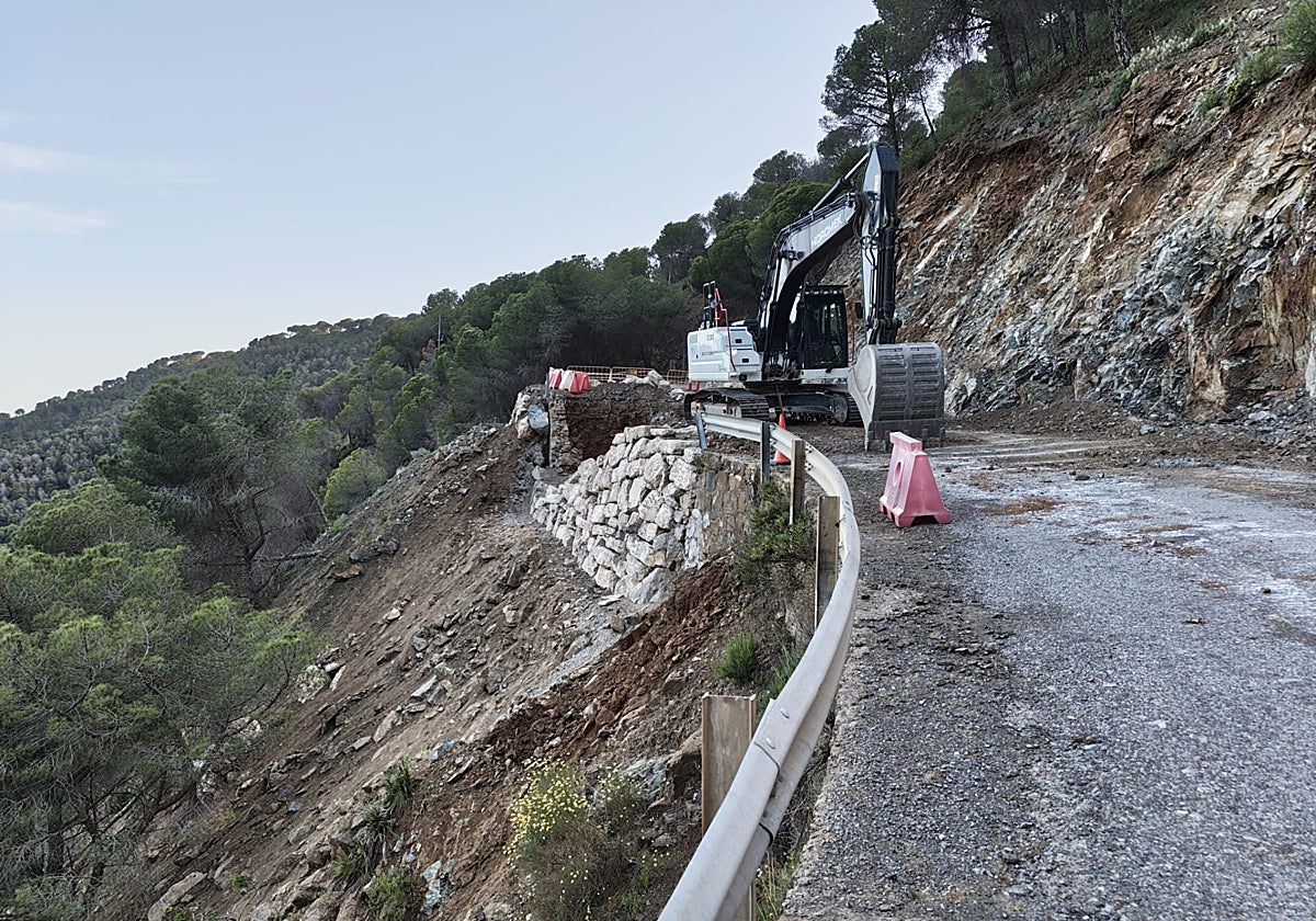 La antigua carretera entre Álora y Carratraca que los vecinos quieren convertir en ruta paisajística