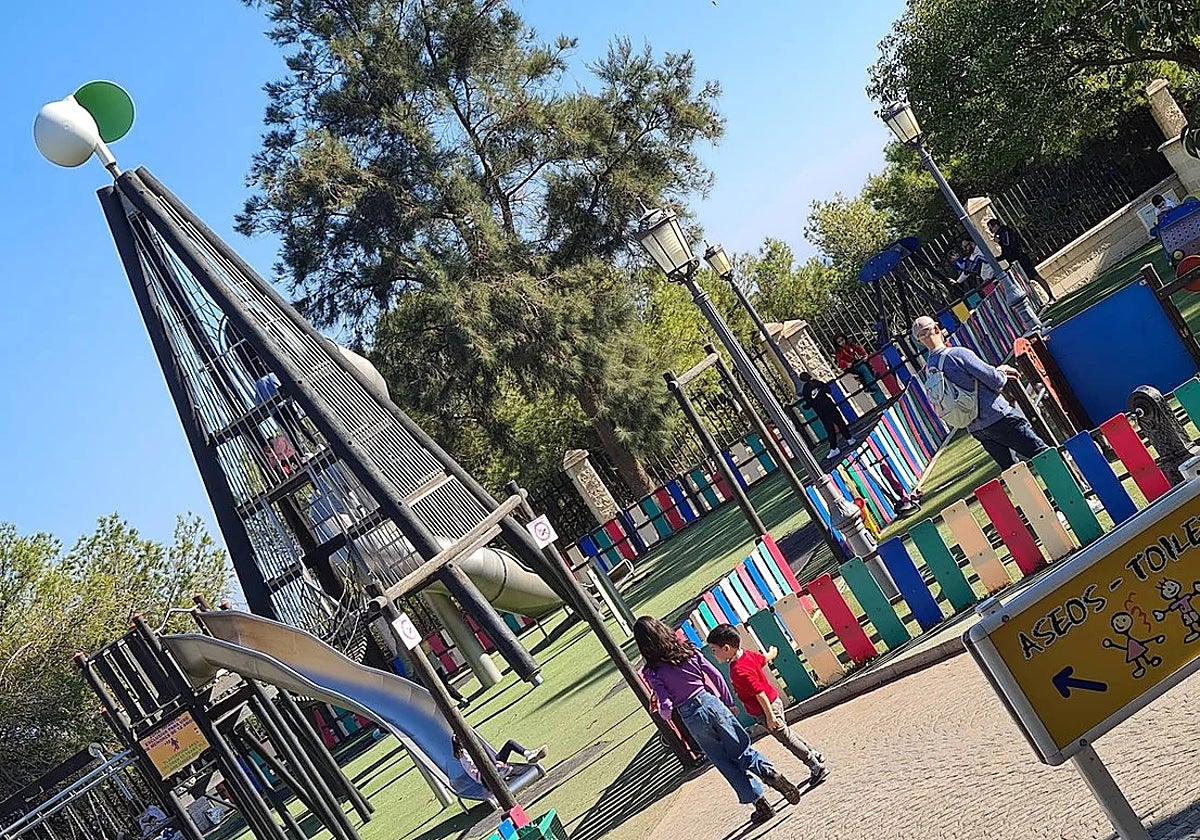 Torremolinos invertirá un millón en renovar la zona infantil del parque de La Batería