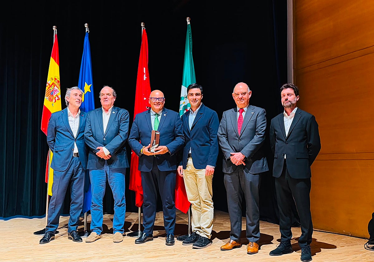 Premian a Vélez-Málaga por ahorrar agua con riego inteligente en parques y jardines