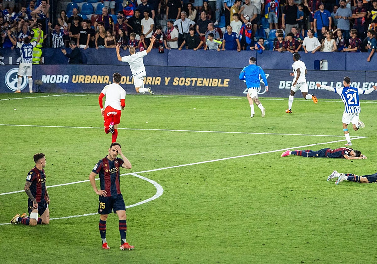 En las cinco finales de 'play-off' que acabaron con 0-0 en la ida, ascendió el que jugó la vuelta como visitante