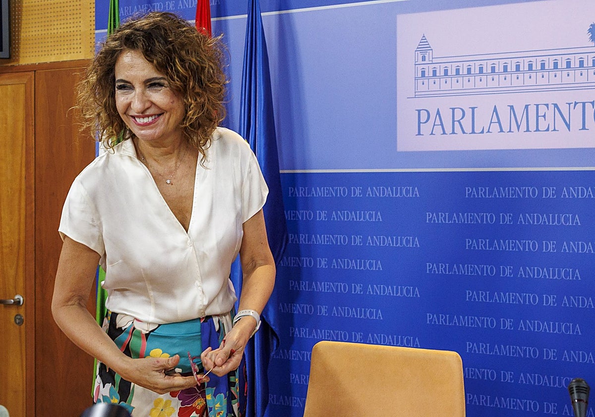 María Jesús Montero exige cuentas a la Junta por un cargo nombrado bajo su ministerio