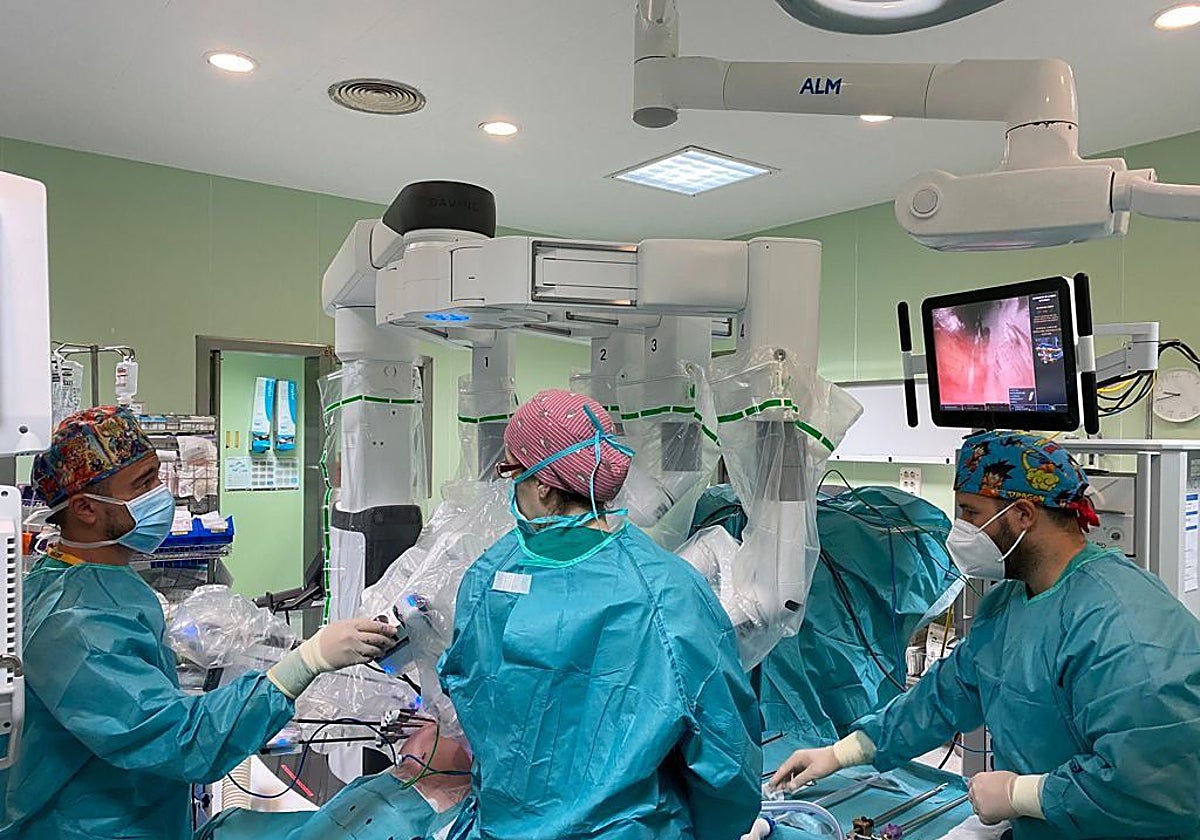 El Clínico de Málaga combina las técnicas más avanzadas para la cirugía del cáncer renal