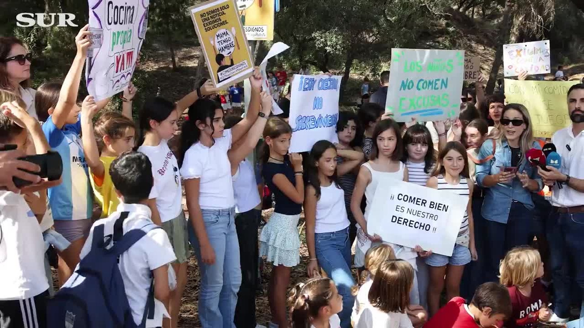 Pícnic de protesta en colegios de Málaga: «Mamá, tengo hambre»