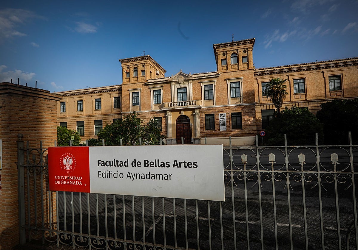 La Facultad de Bellas Artes de Granada, uno de los edificios sobre los que se ha actuado.