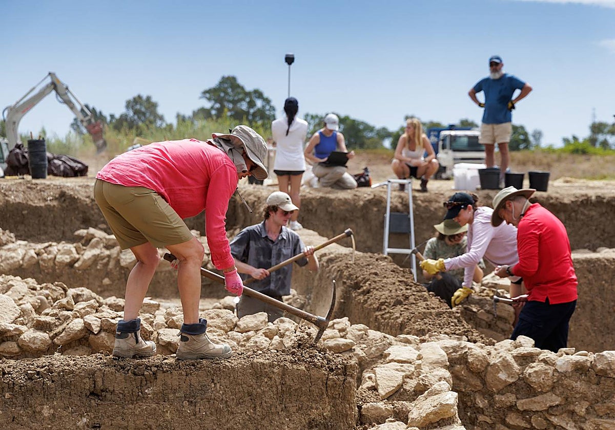 Las excavaciones vuelven al Cerro del Villar en busca de la conexión fenicia con la Málaga más antigua