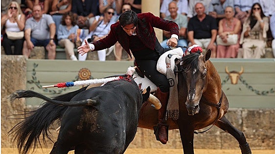 Puerta grande para Diego Ventura y Sebastián Fernández en la matinal de rejones en Ronda