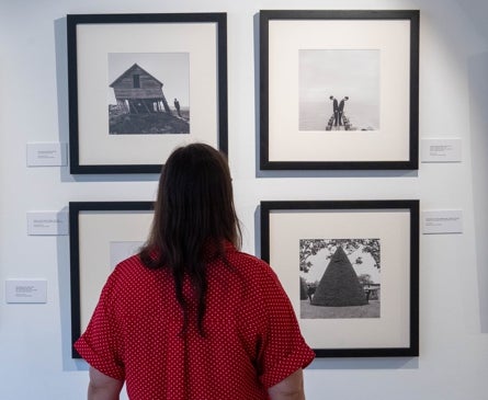 Imagen secundaria 1 - Rodney Smith preparaba las fotografías pero buscaba el momento preciso.