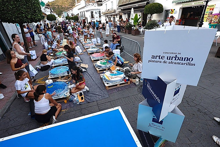 El II Concurso de Arte Urbano de Pintura de Alcantarillas aporta color y creatividad artística a las calles de Benahavis