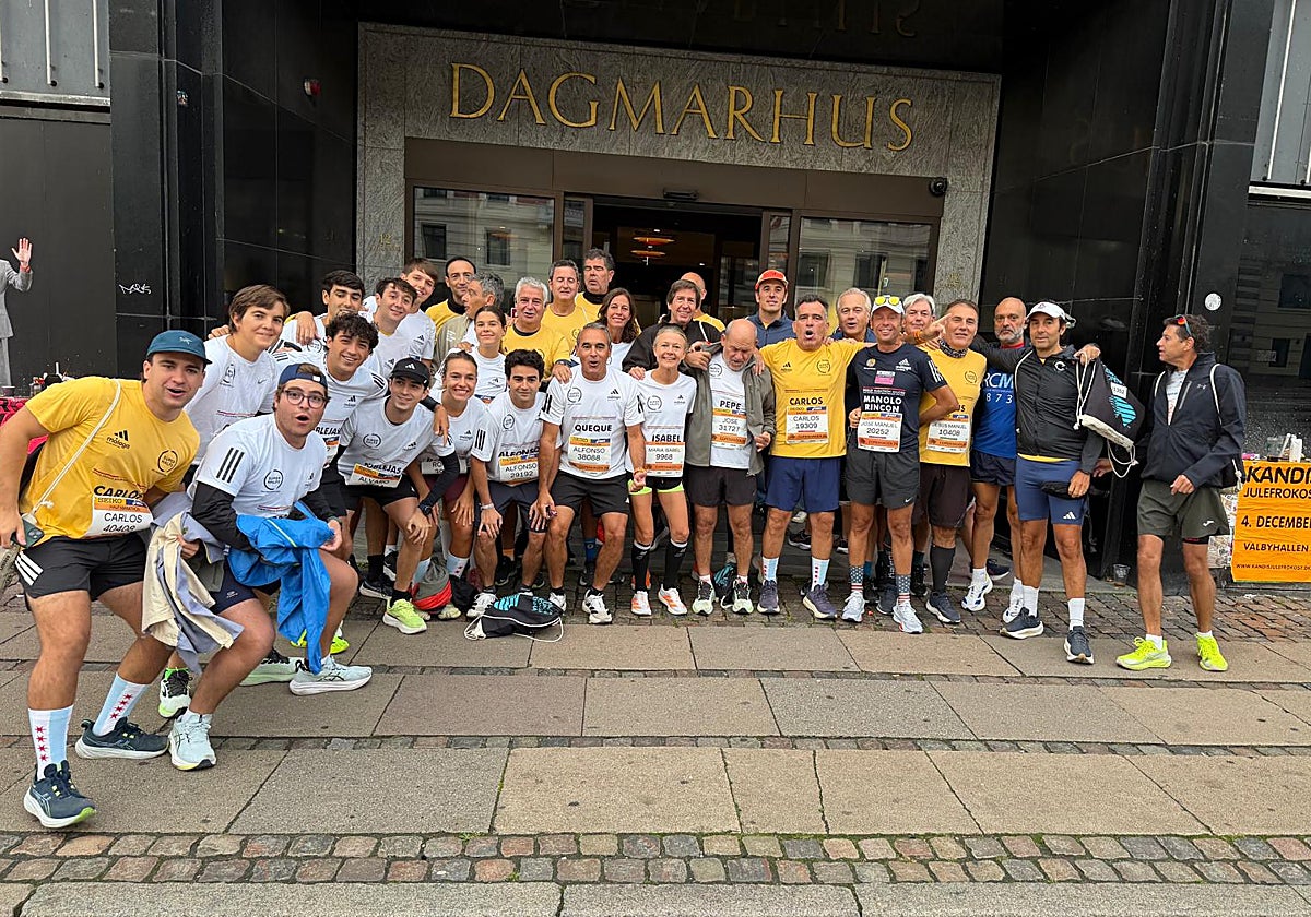 Corredores del equipo 'Obradores' que participaron en la Media Maratón de Copenhage.