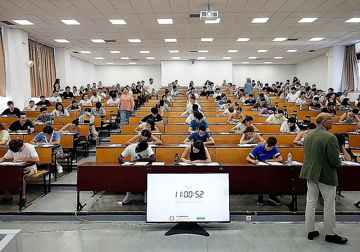 Una alumna de Málaga recurre hasta el TSJA la corrección de un examen de Selectividad, pero no logra que le suban la nota