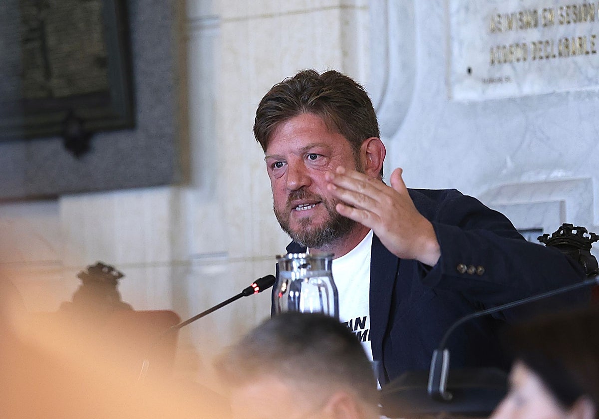 Bronca en el pleno de Málaga tras una pregunta sobre si los concejales tienen pisos turísticos