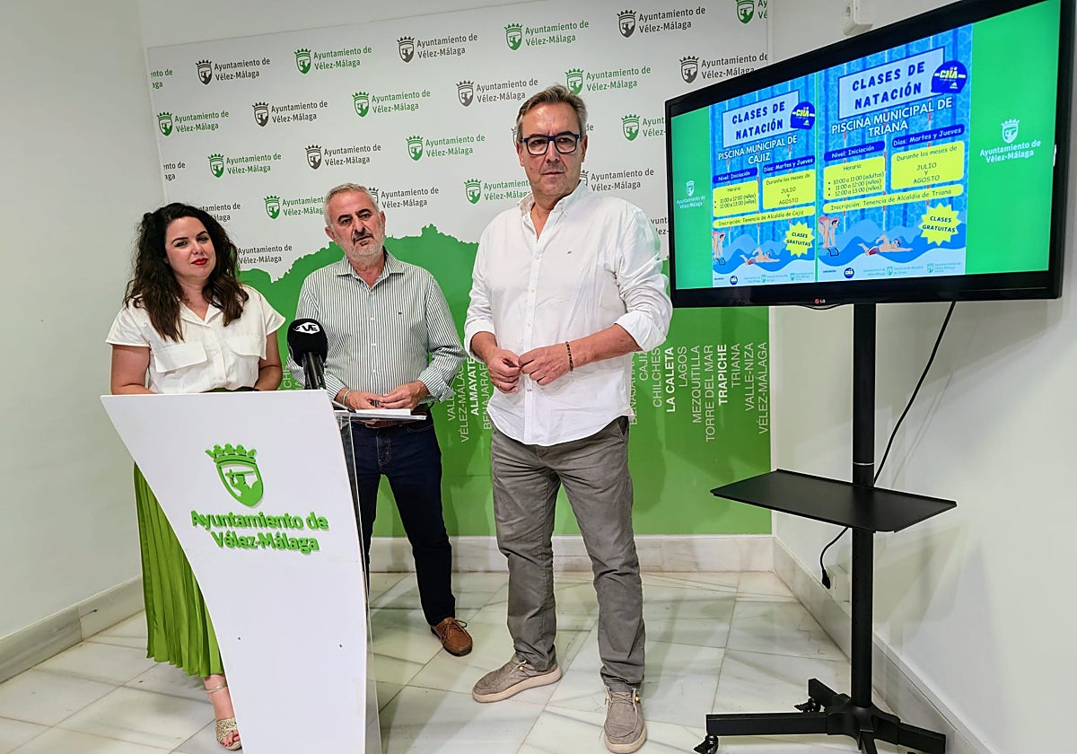 Triana och Cajiz öppnar sina kommunala bassänger med gratis simklasser