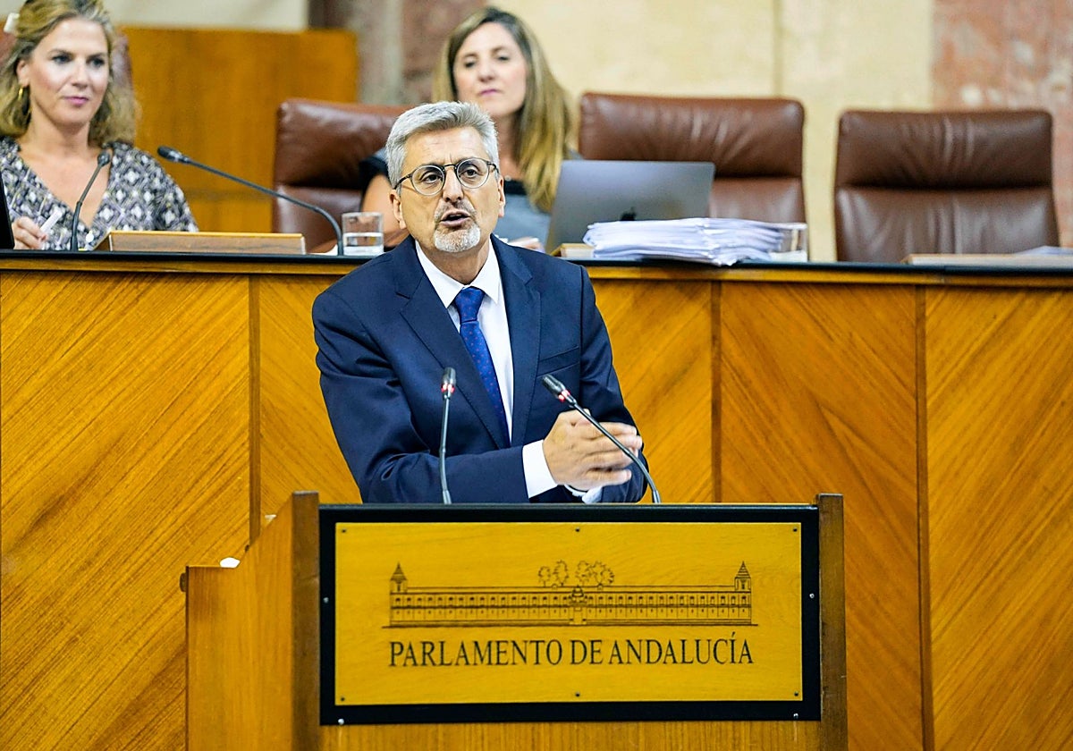 El PSOE de Málaga critica que «para mantenerse en el poder» Moreno haya entregado turismo a Vox