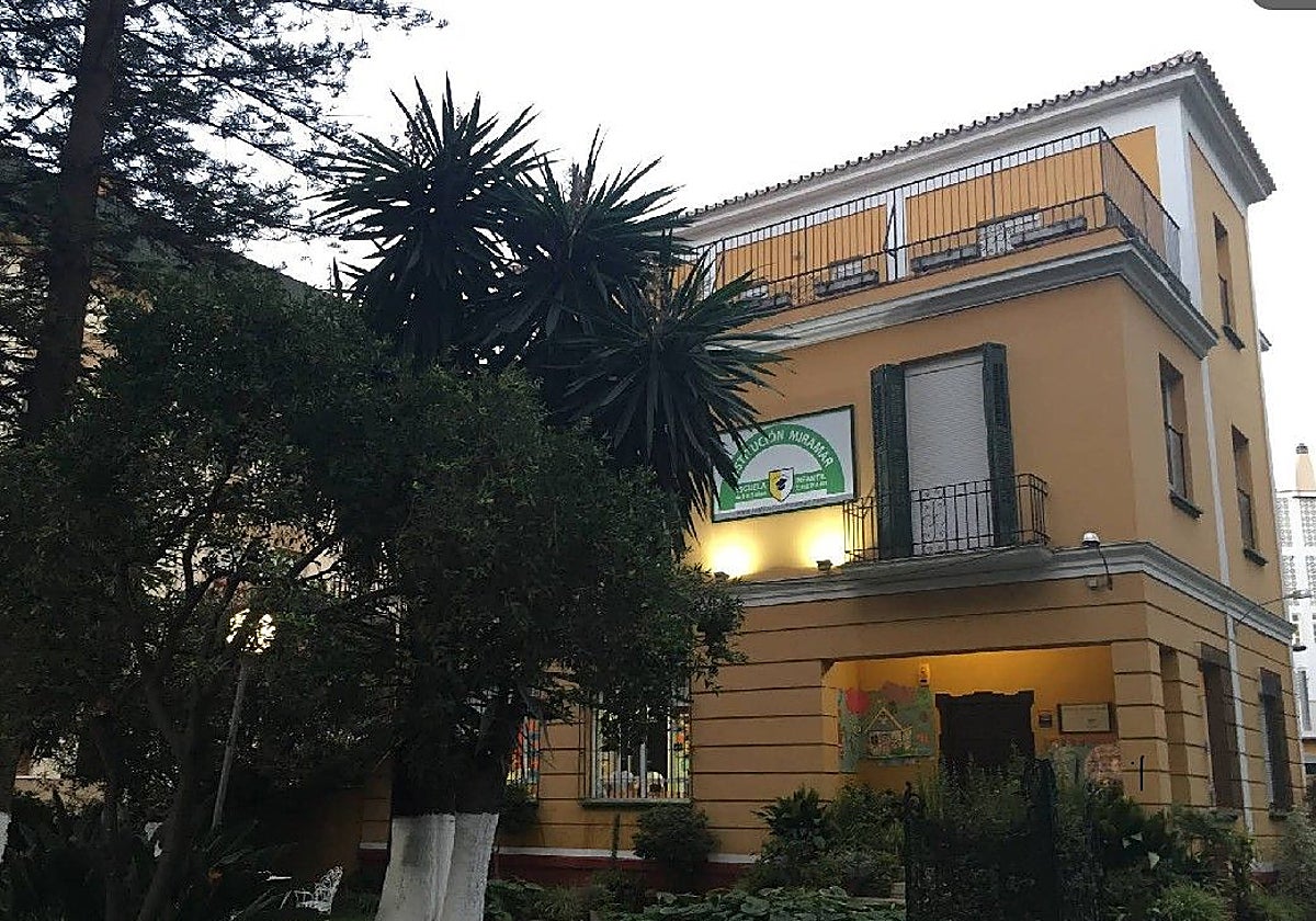 Familias denuncian que el cierre de la Escuela Infantil Institución Miramar «deja en el limbo» la escolarización de 70 niños